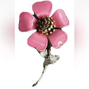 Vintage Brooch Hot Pink Enamel Floral 2.5x1.5 Excellent.‎